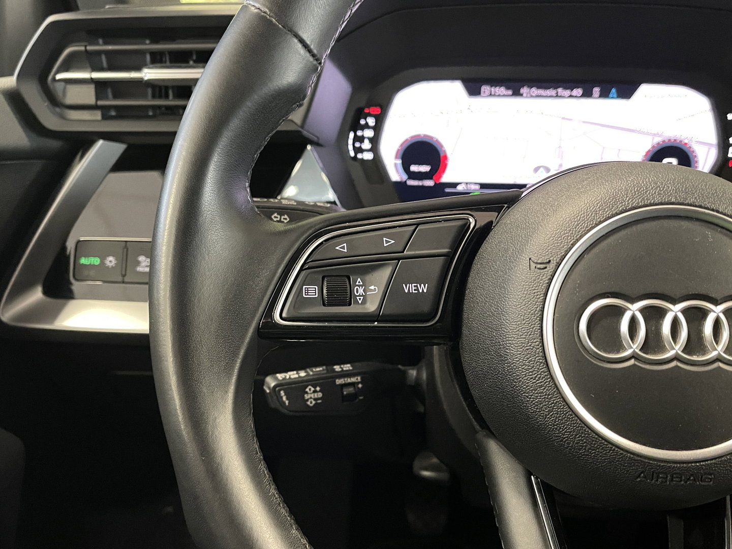 Audi A3 Sportback 30 TFSI Advanced edition | Draadloze Apple Carplay | DAB | Virtuele Cockpit | Zwarte Hemel | Origineel Nederlands | Lane Assist | Start & stop |