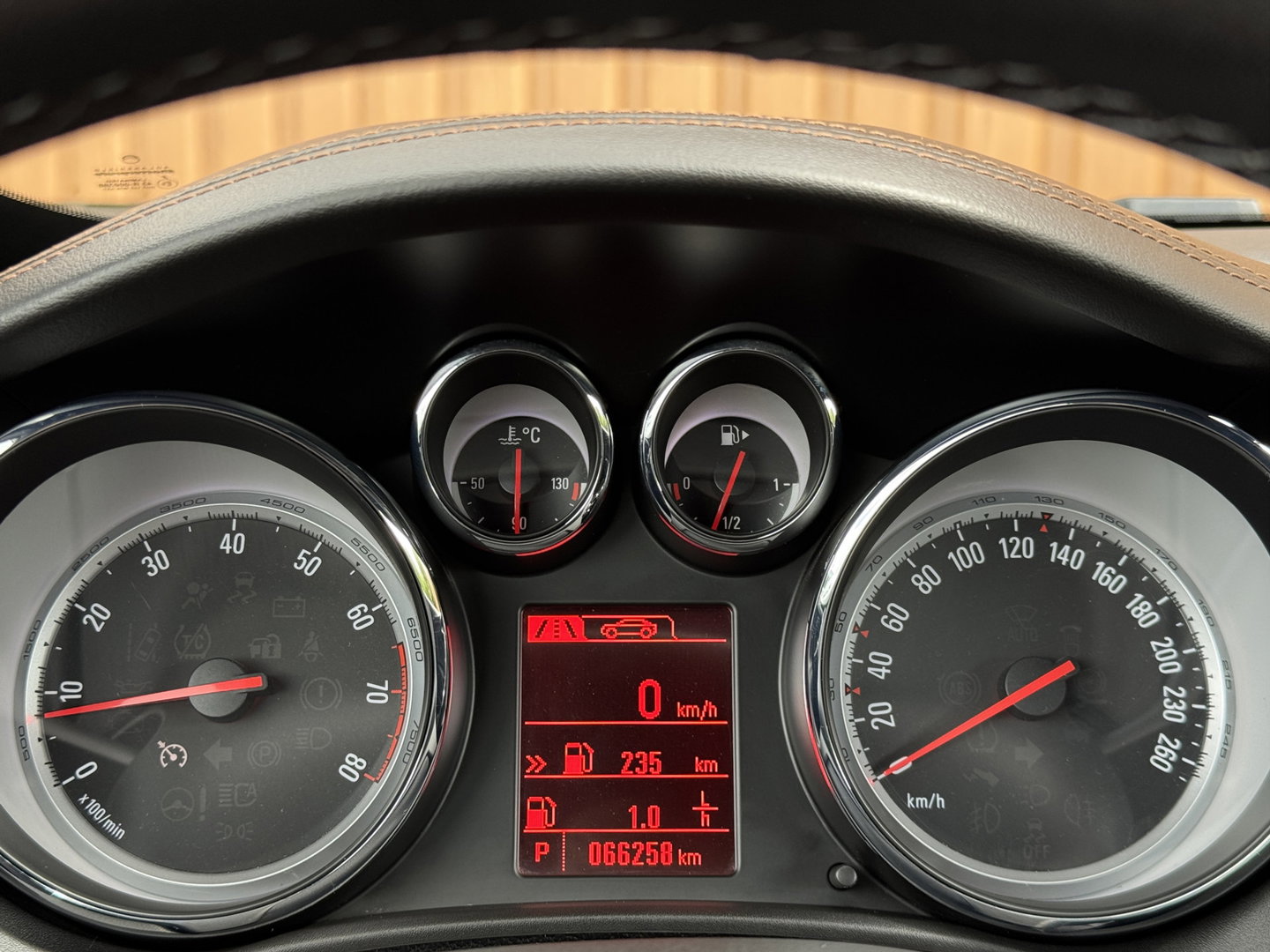 Opel Cascada 1.6 Turbo Innovation | 170 PK! | Automaat | Stoelverwarming | Parkeersensoren | Navigatie | Cruise Control | 18" Lichtmetaal |