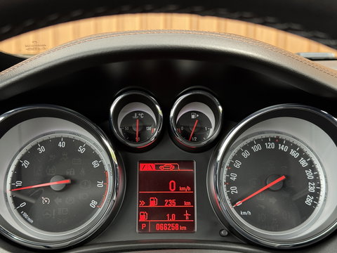 Opel Cascada 1.6 Turbo Innovation | 170 PK! | Automaat | Stoelverwarming | Parkeersensoren | Navigatie | Cruise Control | 18" Lichtmetaal |