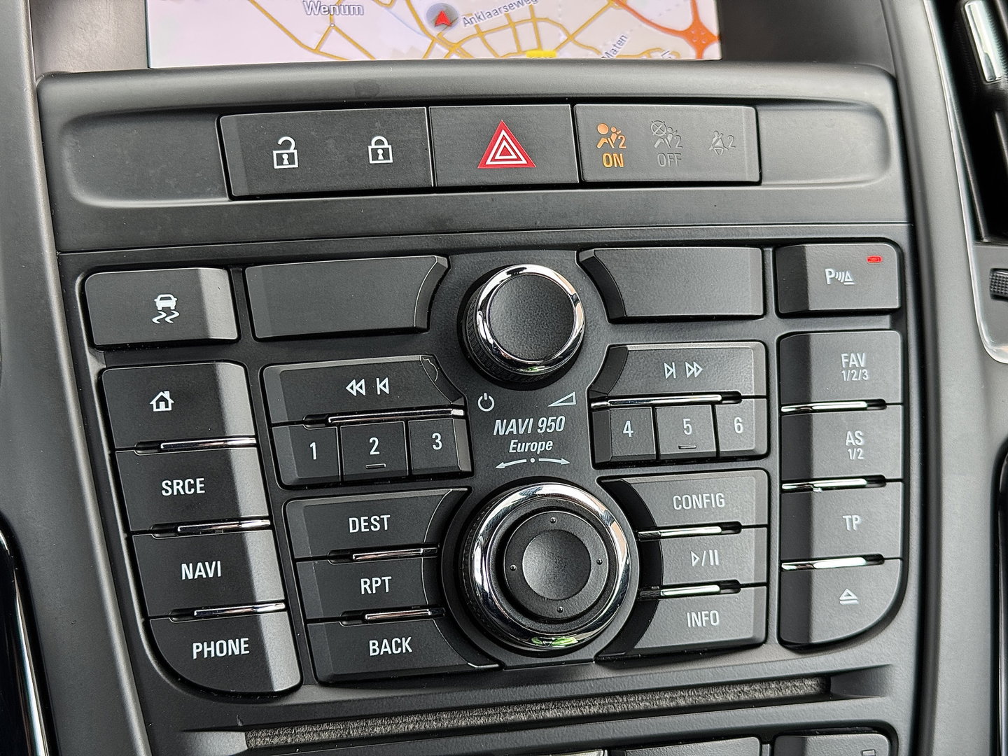 Opel Cascada 1.6 Turbo Innovation | 170 PK! | Automaat | Stoelverwarming | Parkeersensoren | Navigatie | Cruise Control | 18" Lichtmetaal |