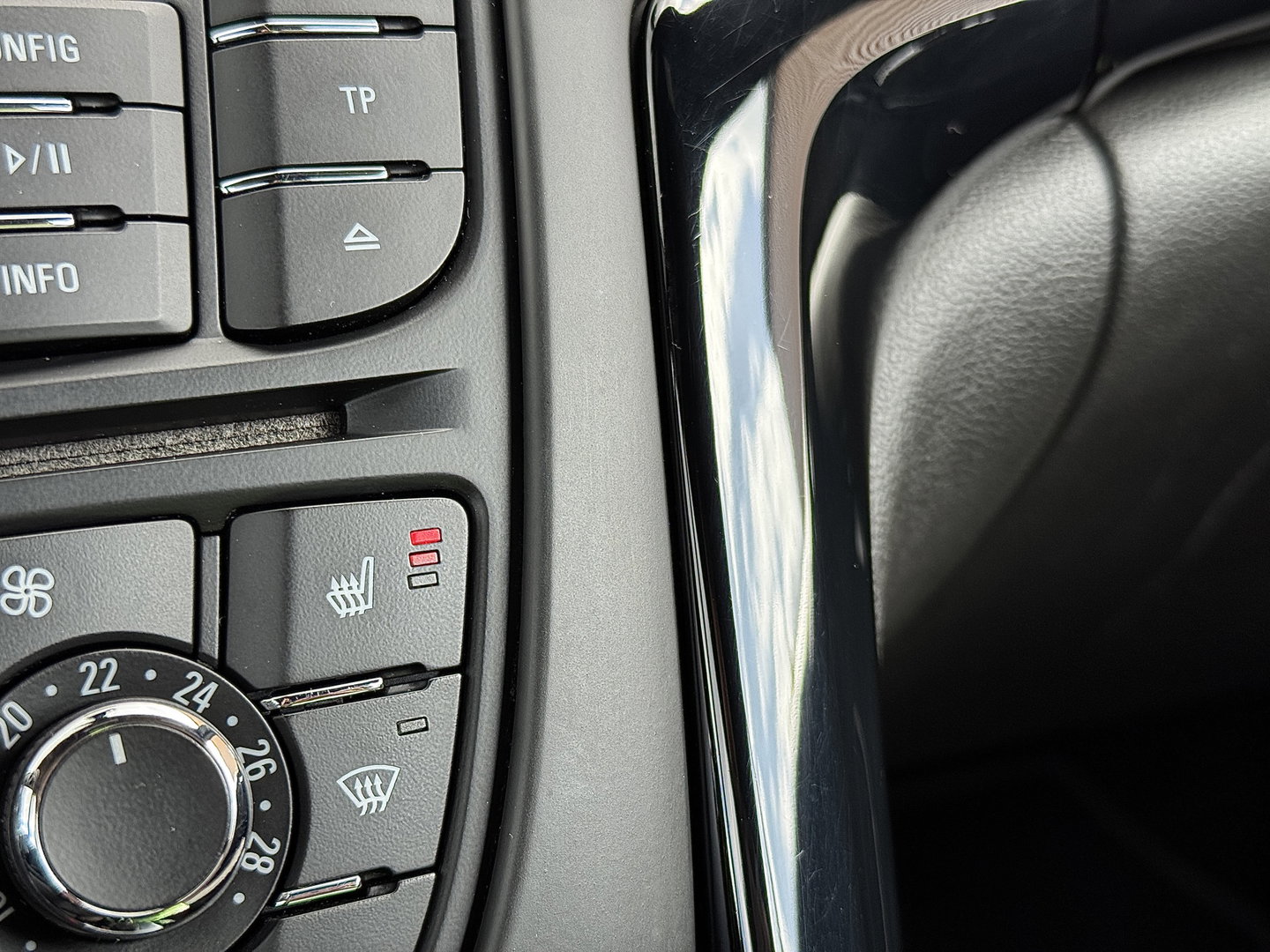 Opel Cascada 1.6 Turbo Innovation | 170 PK! | Automaat | Stoelverwarming | Parkeersensoren | Navigatie | Cruise Control | 18" Lichtmetaal |