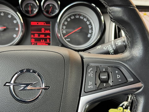 Opel Cascada 1.6 Turbo Innovation | 170 PK! | Automaat | Stoelverwarming | Parkeersensoren | Navigatie | Cruise Control | 18" Lichtmetaal |