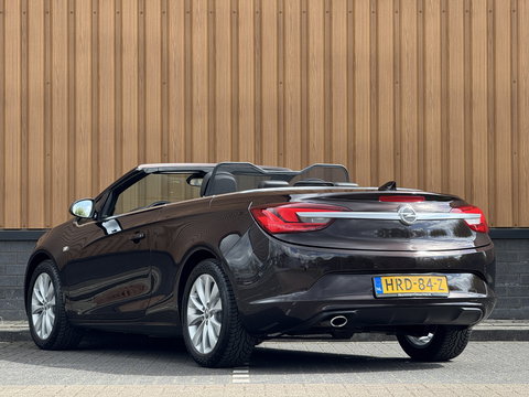 Opel Cascada 1.6 Turbo Innovation | 170 PK! | Automaat | Stoelverwarming | Parkeersensoren | Navigatie | Cruise Control | 18" Lichtmetaal |