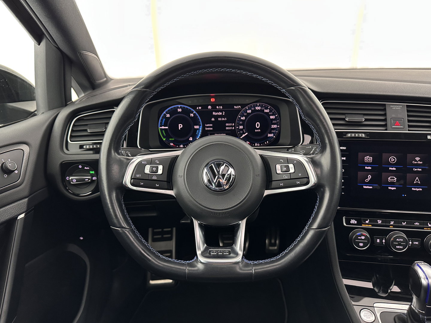 Volkswagen Golf 1.4 TSI PHEV GTE (Plug-in) (INCL-BTW) Aut. *PANO | ADAPTIVE-CRUISE | FULL-LED | DIGI-COCKPIT | BLINDSPOT | HEATED-SPORTSEATS | KEYLESS | NAVI-FULLMAP | AMBIENTLIGHT | SHIFTPADDLES | PRIVACY-GLASS | ECC | PDC | 18''ALU*