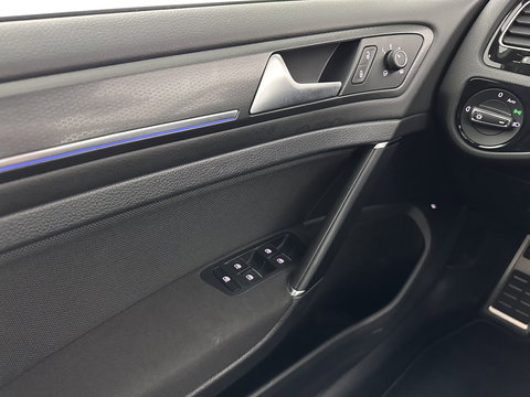 Volkswagen Golf 1.4 TSI PHEV GTE (Plug-in) (INCL-BTW) Aut. *PANO | ADAPTIVE-CRUISE | FULL-LED | DIGI-COCKPIT | BLINDSPOT | HEATED-SPORTSEATS | KEYLESS | NAVI-FULLMAP | AMBIENTLIGHT | SHIFTPADDLES | PRIVACY-GLASS | ECC | PDC | 18''ALU*