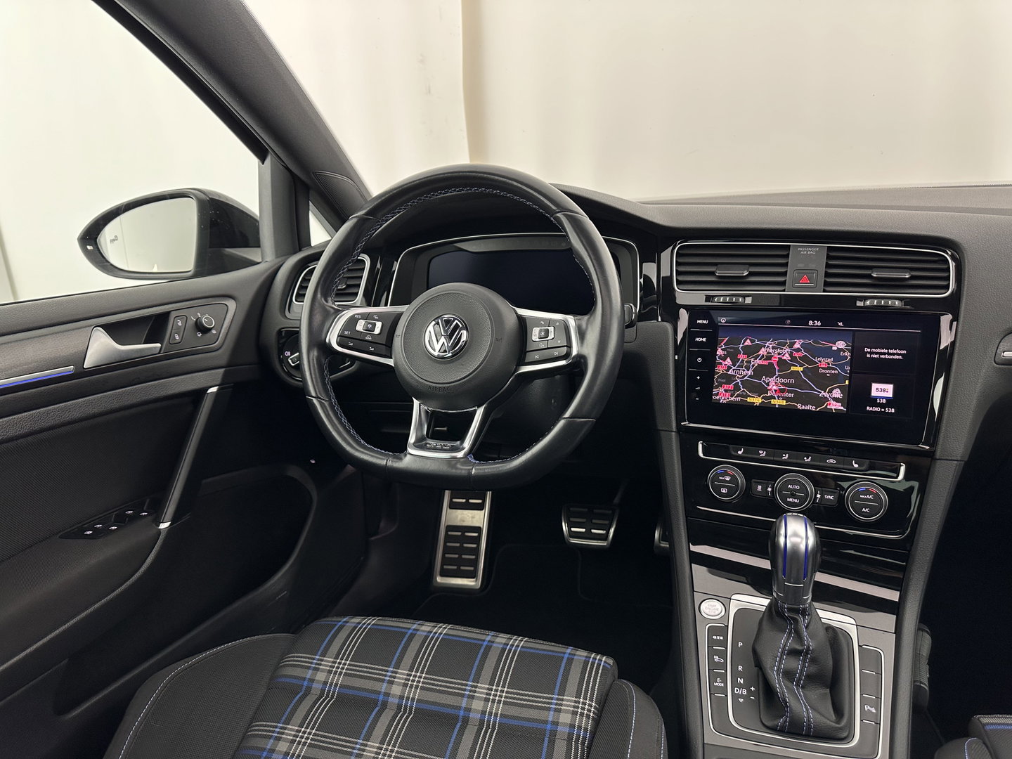 Volkswagen Golf 1.4 TSI PHEV GTE (Plug-in) (INCL-BTW) Aut. *PANO | ADAPTIVE-CRUISE | FULL-LED | DIGI-COCKPIT | BLINDSPOT | HEATED-SPORTSEATS | KEYLESS | NAVI-FULLMAP | AMBIENTLIGHT | SHIFTPADDLES | PRIVACY-GLASS | ECC | PDC | 18''ALU*