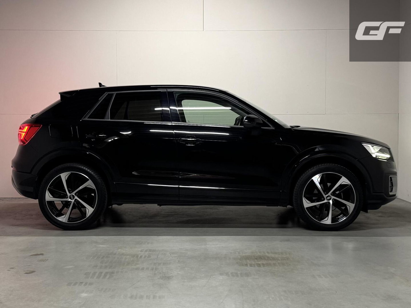 Audi Q2 TFSI 19” S-Line Navi Cruise CarPlay PDC NAP