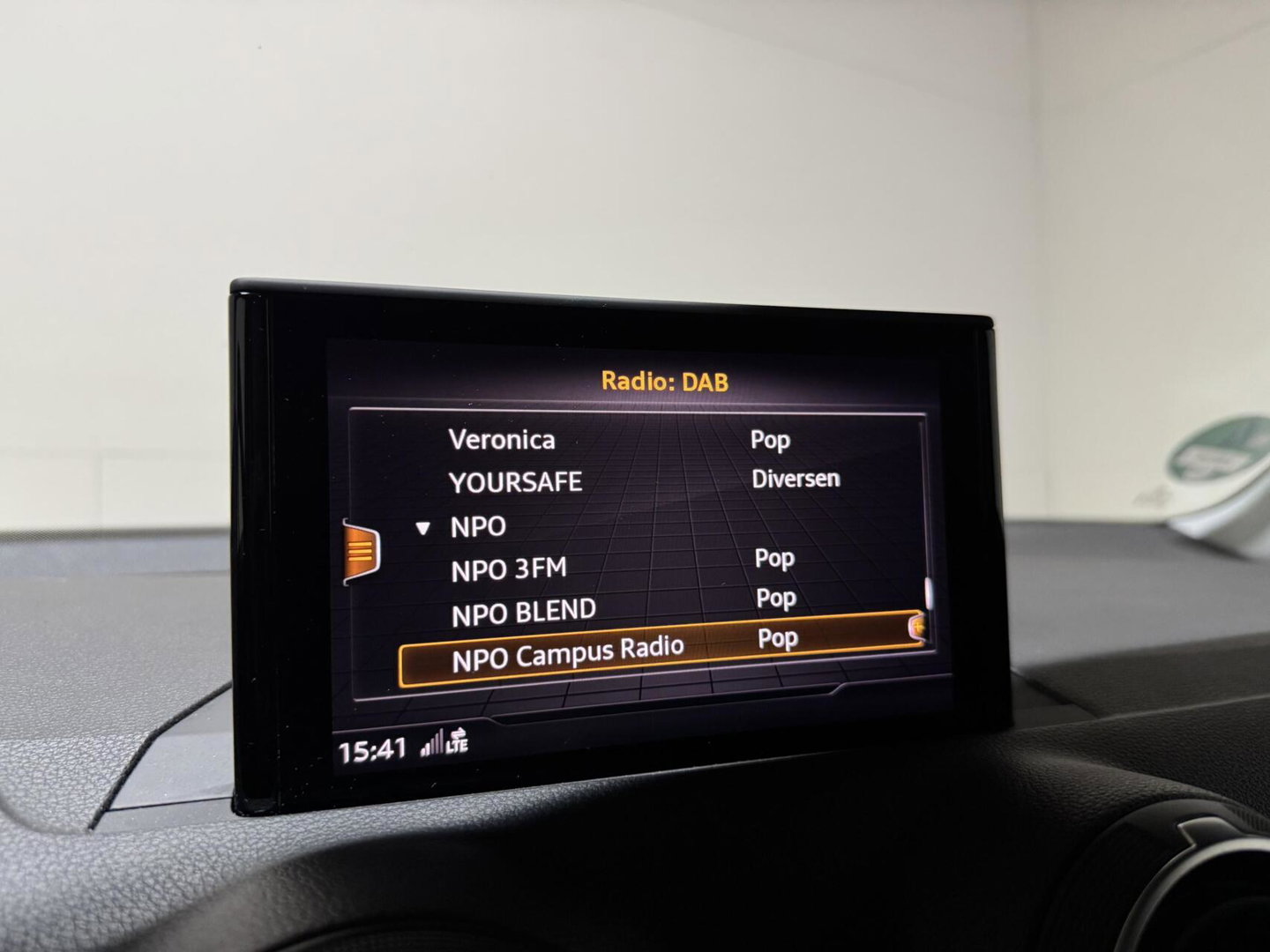 Audi Q2 TFSI 19” S-Line Navi Cruise CarPlay PDC NAP