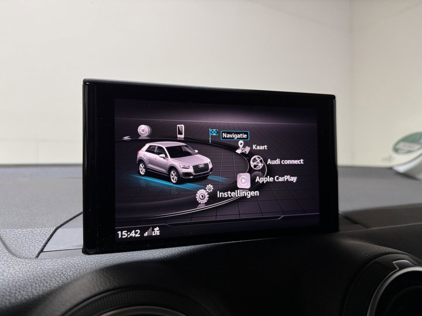 Audi Q2 TFSI 19” S-Line Navi Cruise CarPlay PDC NAP