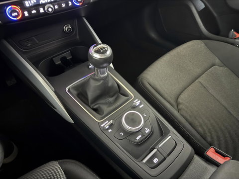 Audi Q2 TFSI 19” S-Line Navi Cruise CarPlay PDC NAP