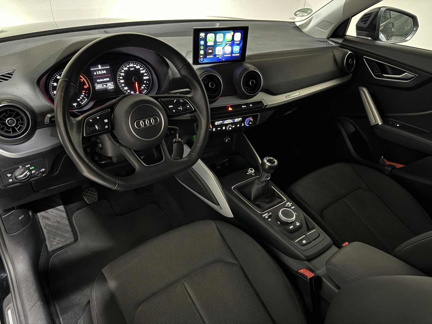 Audi Q2 TFSI 19” S-Line Navi Cruise CarPlay PDC NAP