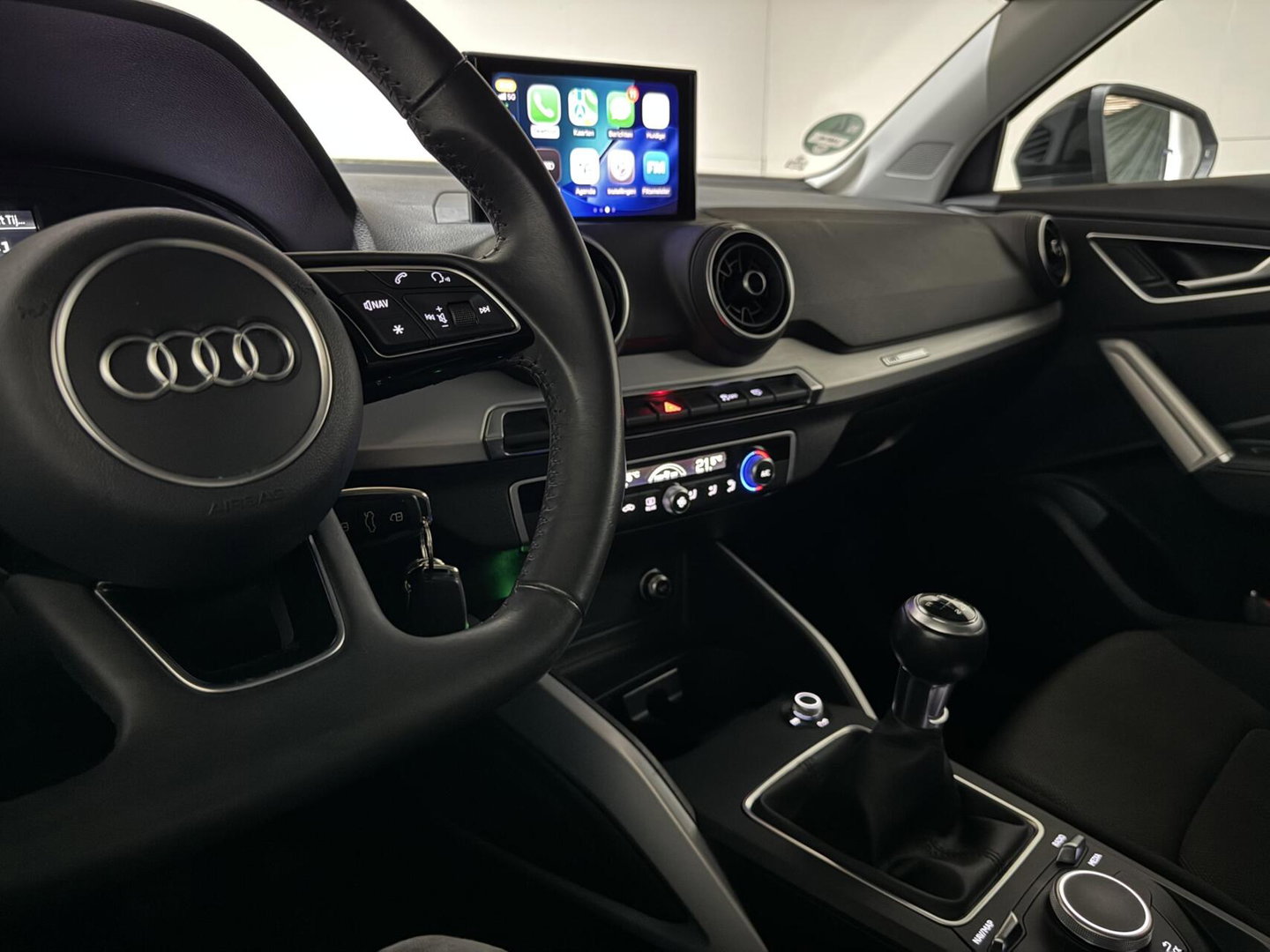 Audi Q2 TFSI 19” S-Line Navi Cruise CarPlay PDC NAP