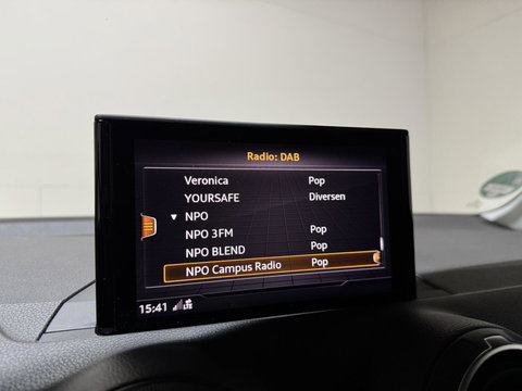 Audi Q2 TFSI 19” S-Line Navi Cruise CarPlay PDC NAP