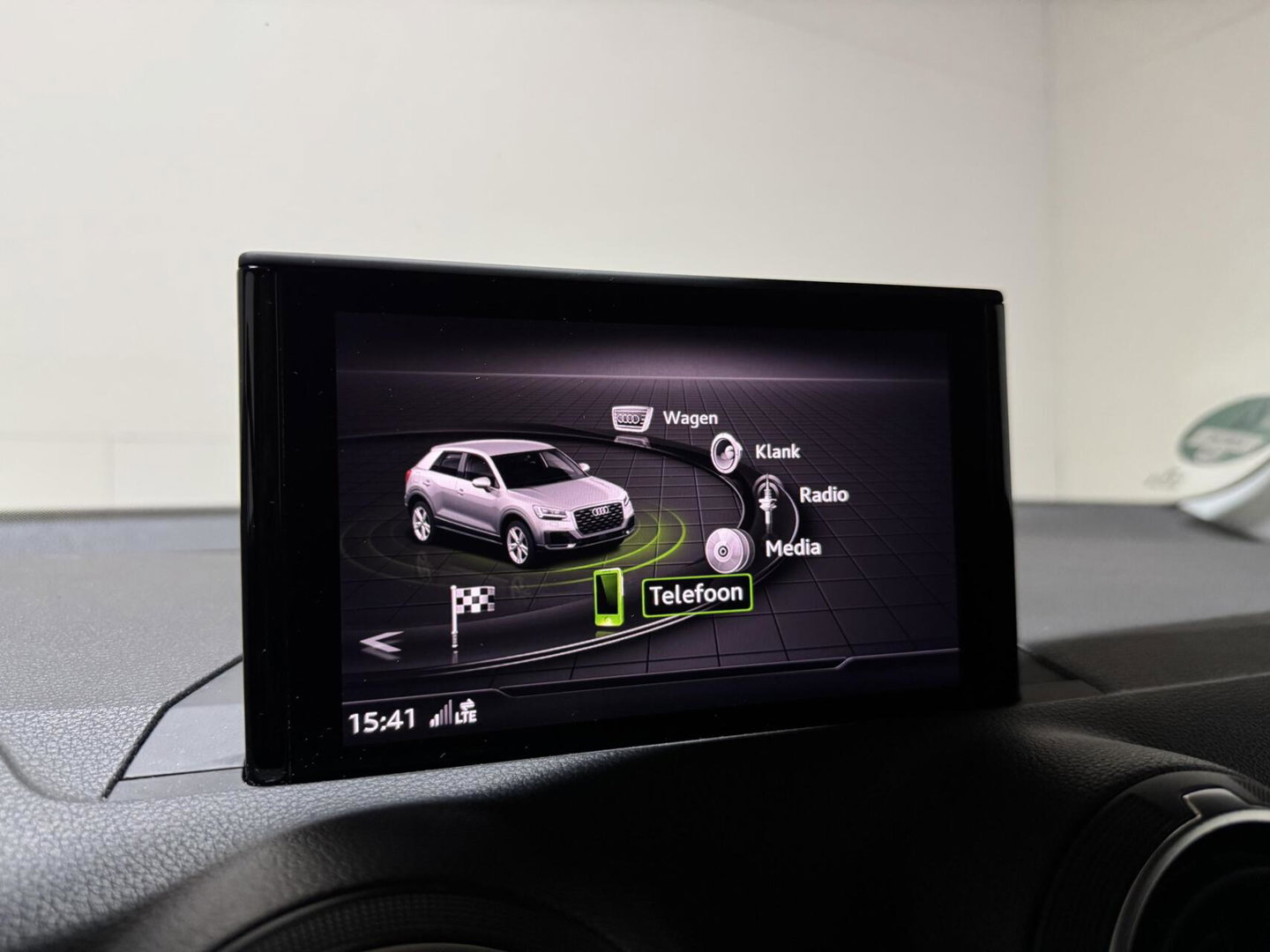 Audi Q2 TFSI 19” S-Line Navi Cruise CarPlay PDC NAP