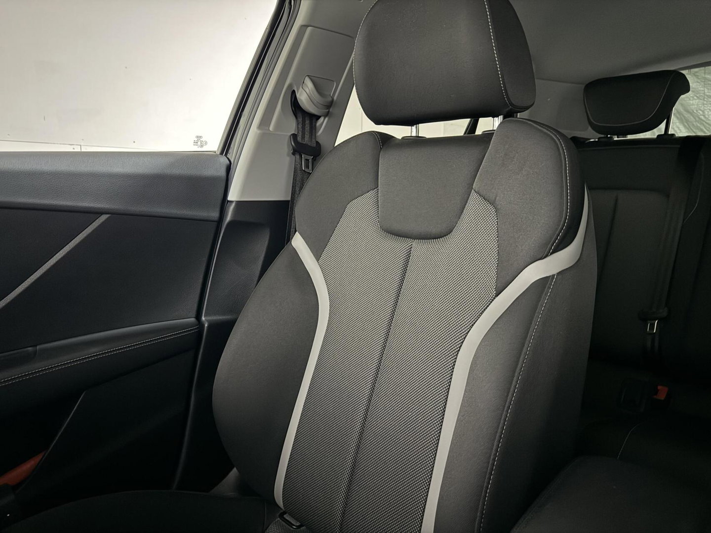 Audi Q2 TFSI 19” S-Line Navi Cruise CarPlay PDC NAP