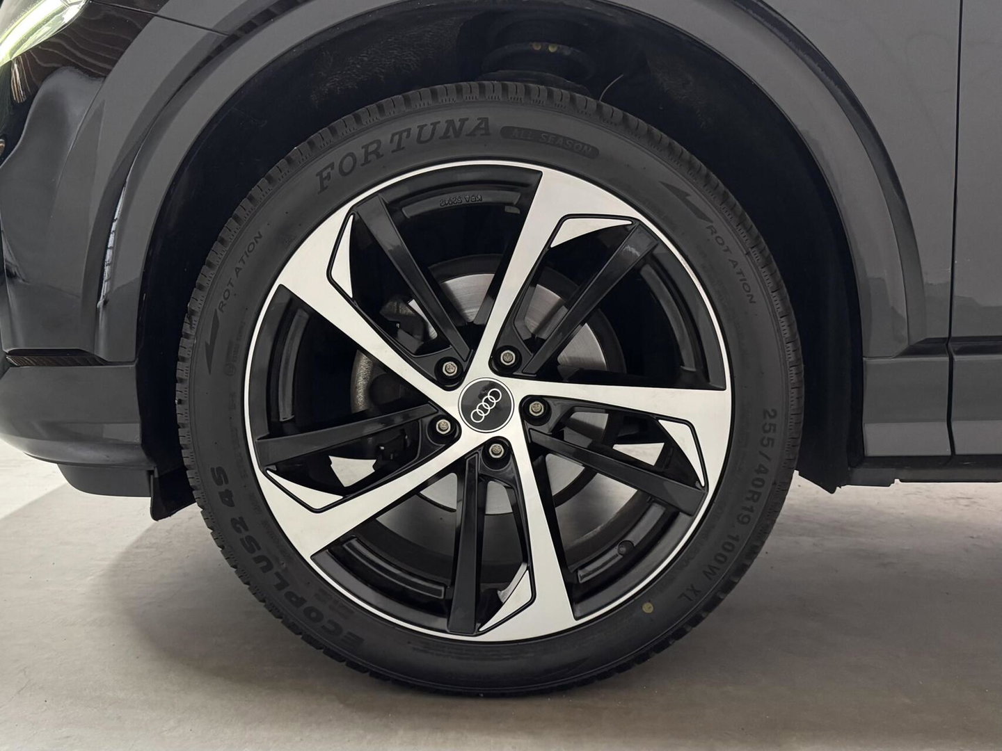 Audi Q2 TFSI 19” S-Line Navi Cruise CarPlay PDC NAP