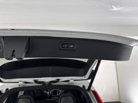 Volvo XC90 2.0 T8 Recharge AWD R-Design Black Pack [ 7-Pers. ] Aut. *PANO | LEATHER-ALCANTARA | FULL-LED | MEMORY-PACK | BOWERS&WILKINS | BLINDSPOT | KEYLESS | DIGI-COCKPIT | NAVI-FULLMAP | PRIVACYGLASS | HEATED-SPORTSEATS | TOWBAR | 22''ALU*