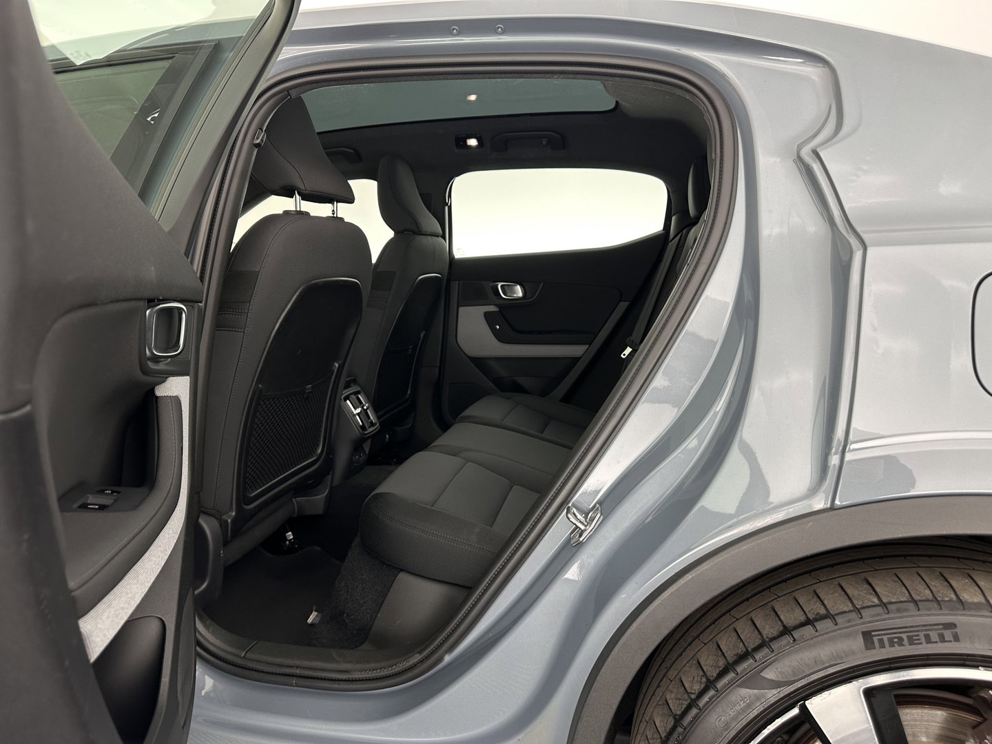 Polestar 2 Long Range Dual Motor Launch Edition 78kWh [ 3-Fase ] {SOH-92%} (INCL-BTW) Aut. *PANO | NAVI-FULLMAP | FULL-LED | ADAPTIVE-CRUISE | BLINDSPOT | TOPVIEW | KEYLESS | LANE-ASSIST | DIGI-COCKPIT | CARPLAY | DAB+ | HEATED-SPORTSEATS | CAMERA | MEMORY-PACK | 20