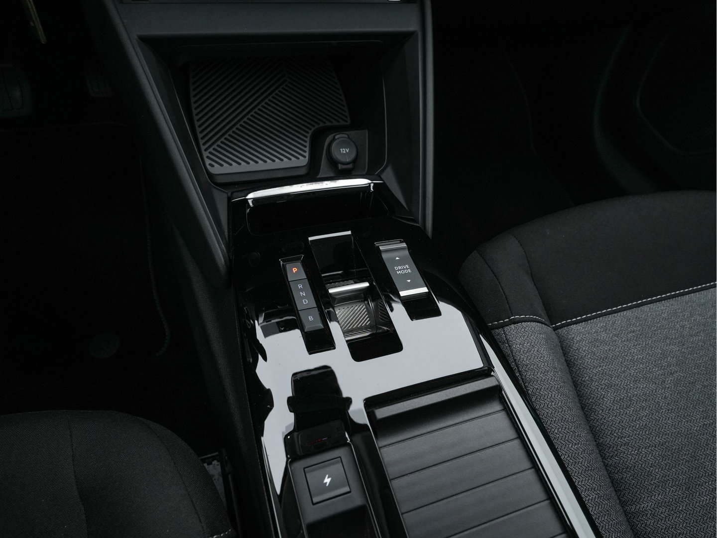 Citroën Ë-C4 Live 50 kWh [ 3-Fase-11kW] {SOH-88%} (INCL-BTW) Aut. *DIGI-COCKPIT | COMFORT-SEATS | DAB | ECC | PDC | CRUISE*