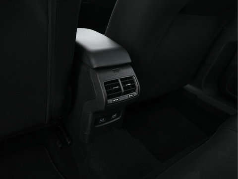 Citroën Ë-C4 Live 50 kWh [ 3-Fase-11kW] {SOH-88%} (INCL-BTW) Aut. *DIGI-COCKPIT | COMFORT-SEATS | DAB | ECC | PDC | CRUISE*