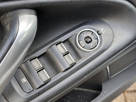 Ford Mondeo 2.0-16V Titanium | Handel / Export |