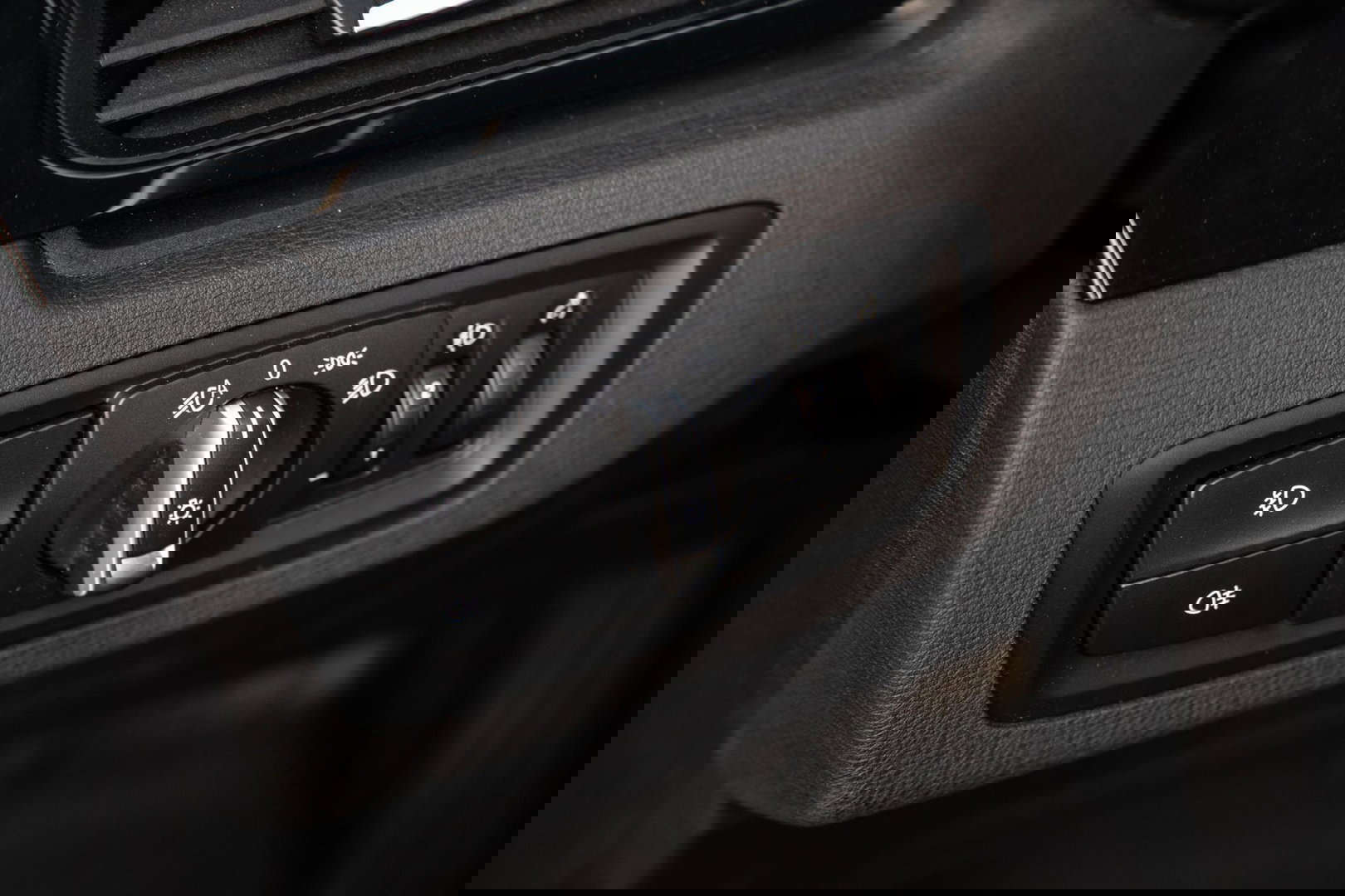 BMW X1 xDrive25e Executive BLACK LINE / CAMERA / CARPLAY / HEAD UP DISPLAY / LEDER / LED / CRUISE CONTROLE / STOELVERWARMING