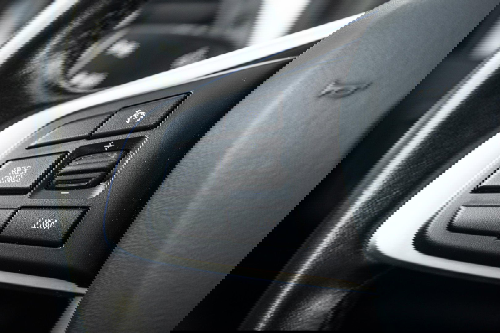 BMW X1 xDrive25e Executive BLACK LINE / CAMERA / CARPLAY / HEAD UP DISPLAY / LEDER / LED / CRUISE CONTROLE / STOELVERWARMING