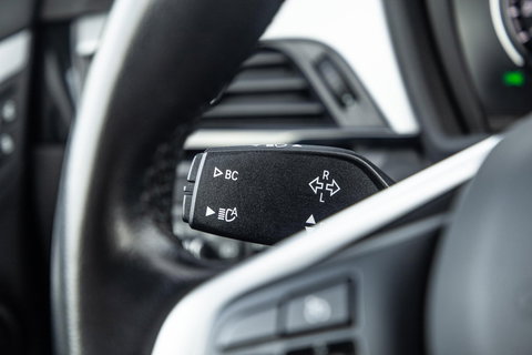 BMW X1 xDrive25e Executive BLACK LINE / CAMERA / CARPLAY / HEAD UP DISPLAY / LEDER / LED / CRUISE CONTROLE / STOELVERWARMING