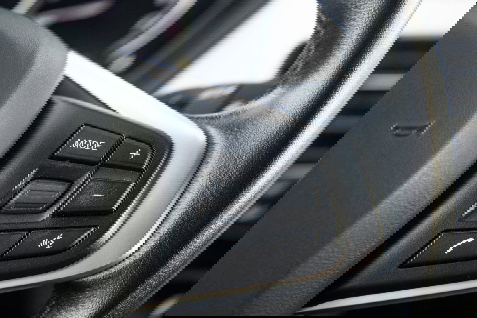 BMW X1 xDrive25e Executive BLACK LINE / CAMERA / CARPLAY / HEAD UP DISPLAY / LEDER / LED / CRUISE CONTROLE / STOELVERWARMING