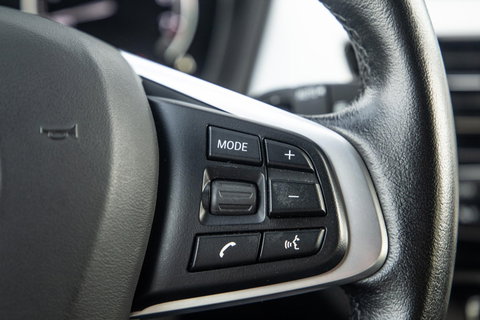 BMW X1 xDrive25e Executive BLACK LINE / CAMERA / CARPLAY / HEAD UP DISPLAY / LEDER / LED / CRUISE CONTROLE / STOELVERWARMING