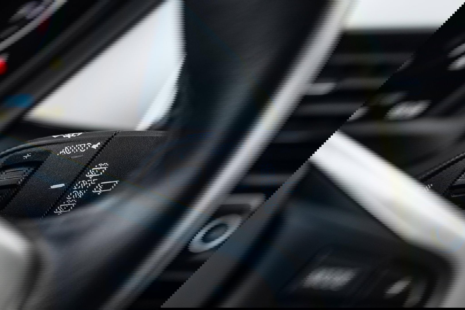 BMW X1 xDrive25e Executive BLACK LINE / CAMERA / CARPLAY / HEAD UP DISPLAY / LEDER / LED / CRUISE CONTROLE / STOELVERWARMING