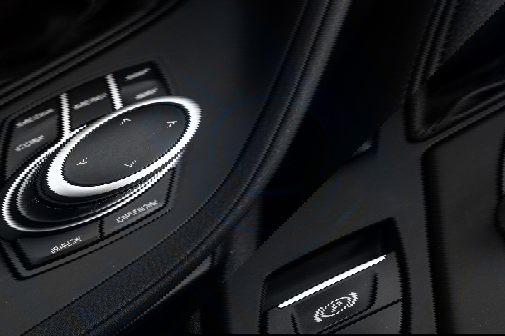 BMW X1 xDrive25e Executive BLACK LINE / CAMERA / CARPLAY / HEAD UP DISPLAY / LEDER / LED / CRUISE CONTROLE / STOELVERWARMING