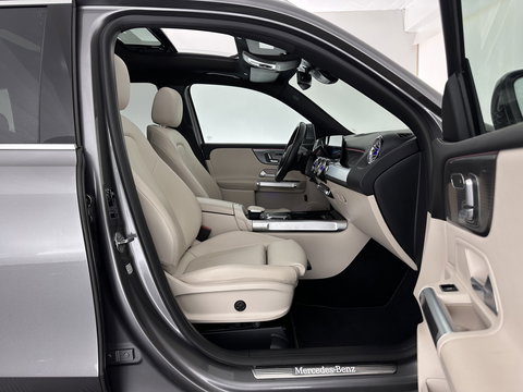 Mercedes-Benz GLB 180 Business Solution (INCL-BTW) *PANO | ADAPTIVE-CRUISE | LEATHER | FULL-LED | BLINDSPOT | MEMORY-PACK | AMBIENTLIGHT | HEATED-SPORTSEATS | WIDESCREEN-DIGICOCKPIT | DAB+ | NAVI-FULLMAP | CAMERA | PRIVACYGLASS |