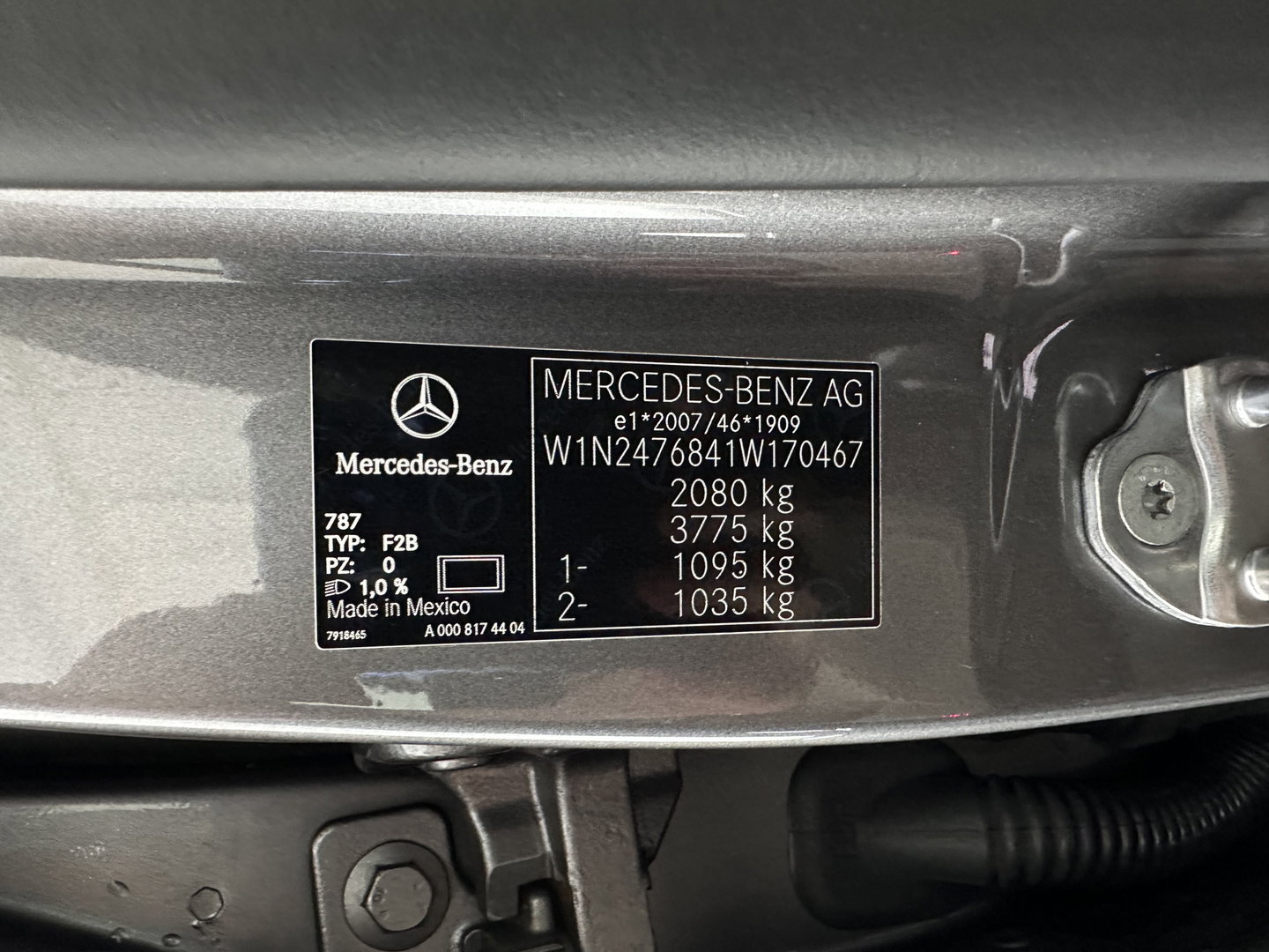 Mercedes-Benz GLB 180 Business Solution (INCL-BTW) *PANO | ADAPTIVE-CRUISE | LEATHER | FULL-LED | BLINDSPOT | MEMORY-PACK | AMBIENTLIGHT | HEATED-SPORTSEATS | WIDESCREEN-DIGICOCKPIT | DAB+ | NAVI-FULLMAP | CAMERA | PRIVACYGLASS |