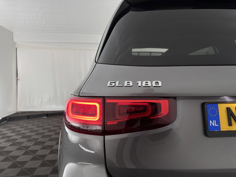 Mercedes-Benz GLB 180 Business Solution (INCL-BTW) *PANO | ADAPTIVE-CRUISE | LEATHER | FULL-LED | BLINDSPOT | MEMORY-PACK | AMBIENTLIGHT | HEATED-SPORTSEATS | WIDESCREEN-DIGICOCKPIT | DAB+ | NAVI-FULLMAP | CAMERA | PRIVACYGLASS |