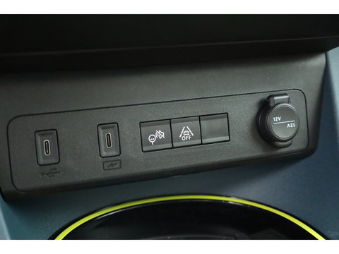 Fiat Grande Panda La Prima 11 kW 44 kWh | Winter Pack | Camera | Apple CarPlay & Android Auto | Cruise | Navi | DAB