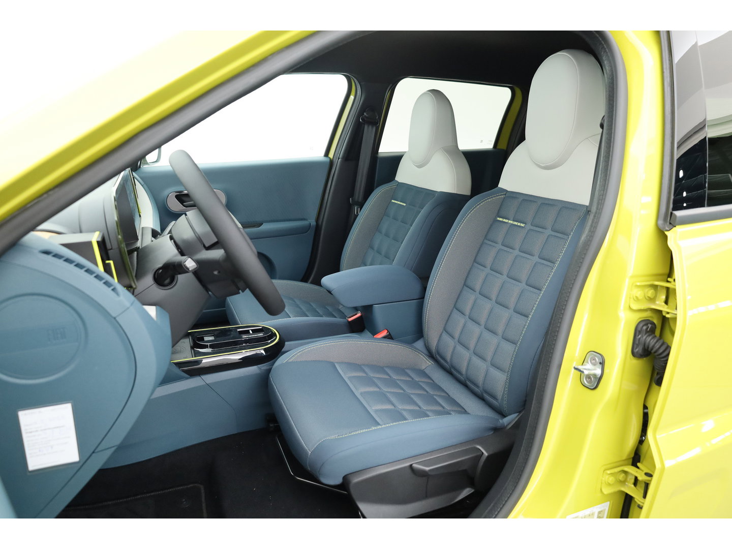 Fiat Grande Panda La Prima 11 kW 44 kWh | Winter Pack | Camera | Apple CarPlay & Android Auto | Cruise | Navi | DAB