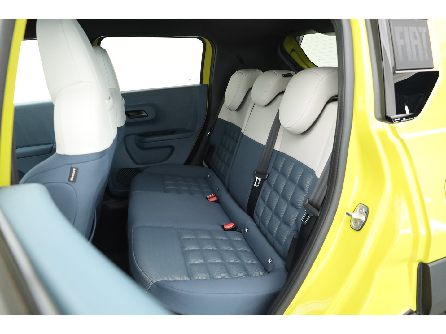 Fiat Grande Panda La Prima 11 kW 44 kWh | Winter Pack | Camera | Apple CarPlay & Android Auto | Cruise | Navi | DAB