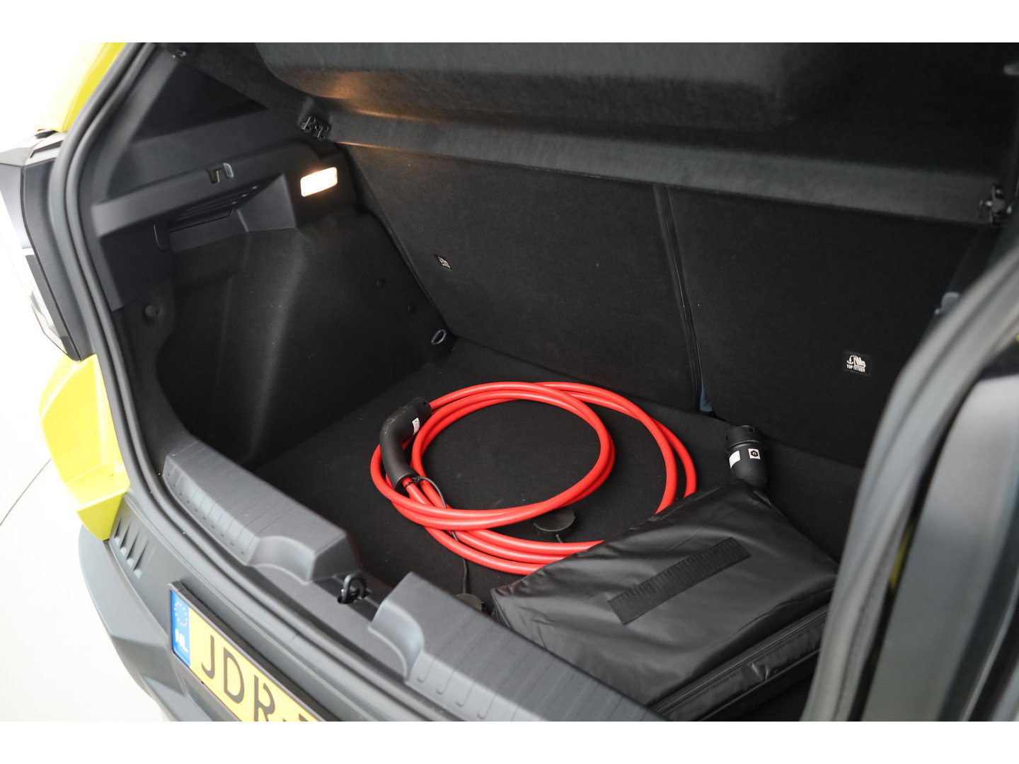 Fiat Grande Panda La Prima 11 kW 44 kWh | Winter Pack | Camera | Apple CarPlay & Android Auto | Cruise | Navi | DAB