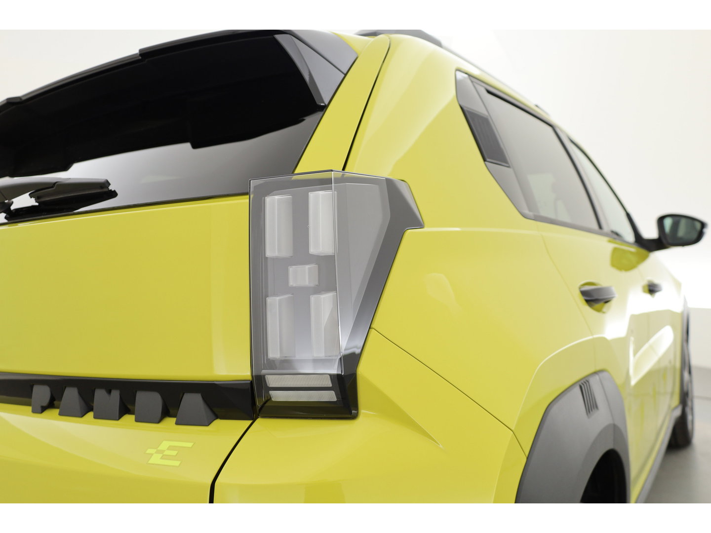 Fiat Grande Panda La Prima 11 kW 44 kWh | Winter Pack | Camera | Apple CarPlay & Android Auto | Cruise | Navi | DAB