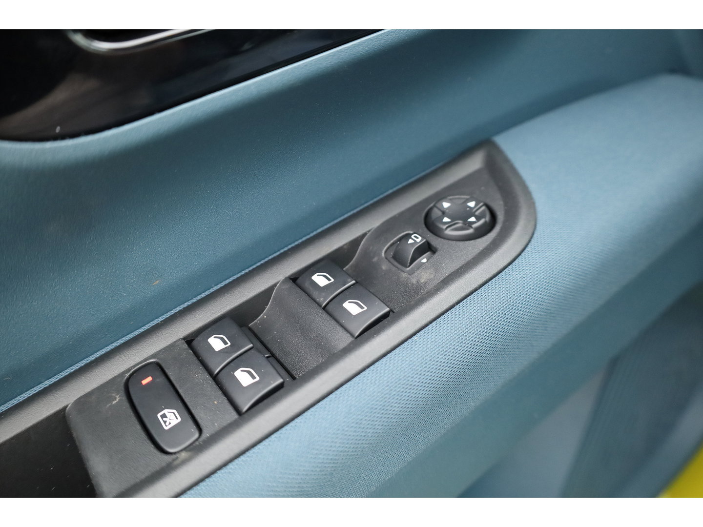 Fiat Grande Panda La Prima 11 kW 44 kWh | Winter Pack | Camera | Apple CarPlay & Android Auto | Cruise | Navi | DAB