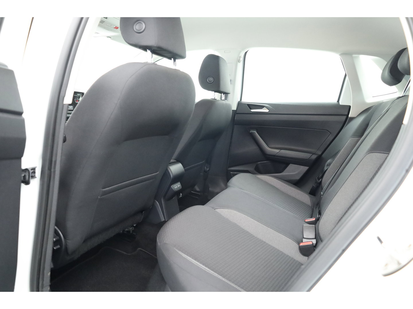 Volkswagen Polo 1.0 TSI Life | Adapt. Cruise | Trekhaak | LED | PDC V+A | Apple CarPlay & Android Auto | Airco