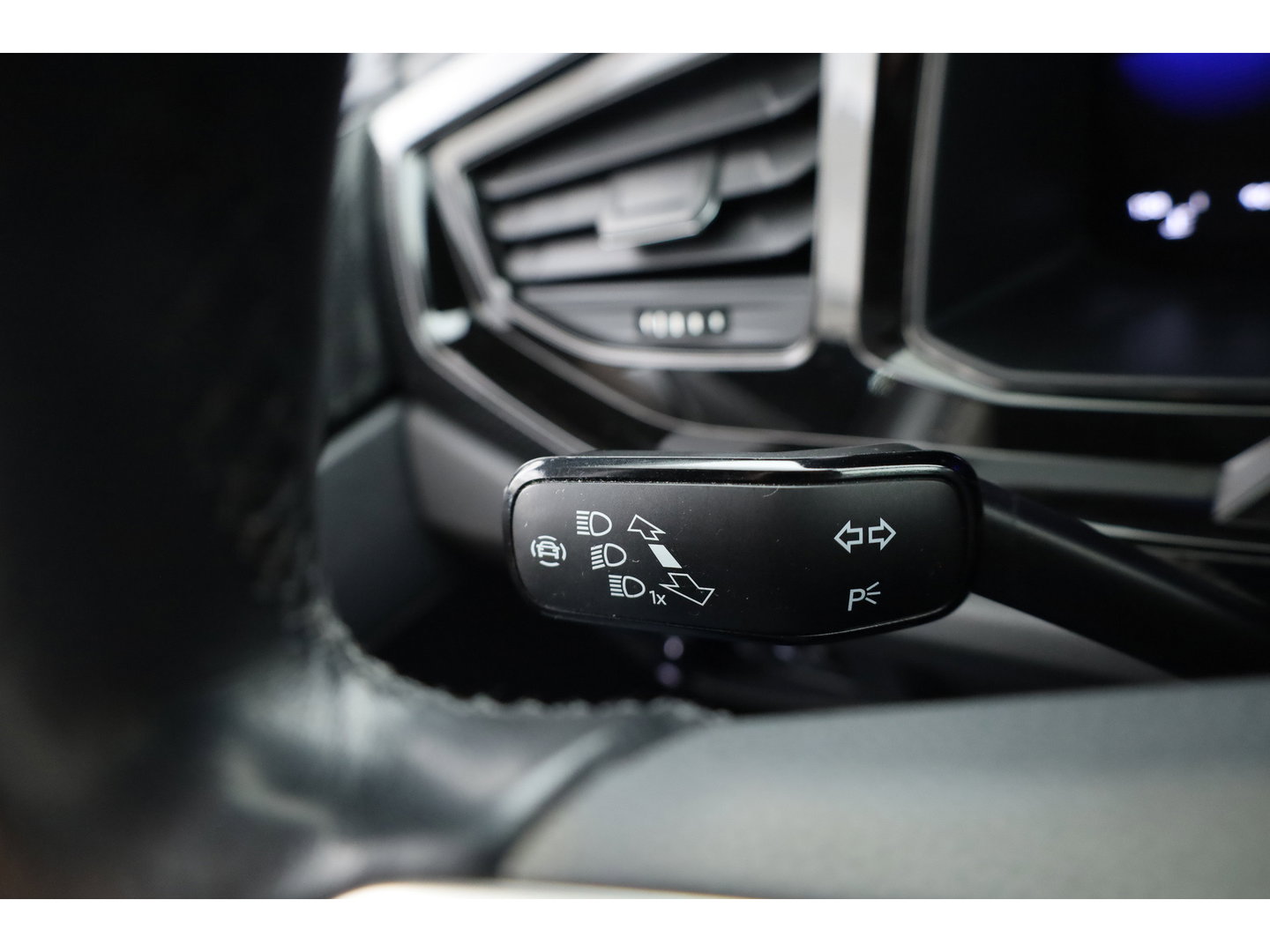 Volkswagen Polo 1.0 TSI Life | Adapt. Cruise | Trekhaak | LED | PDC V+A | Apple CarPlay & Android Auto | Airco