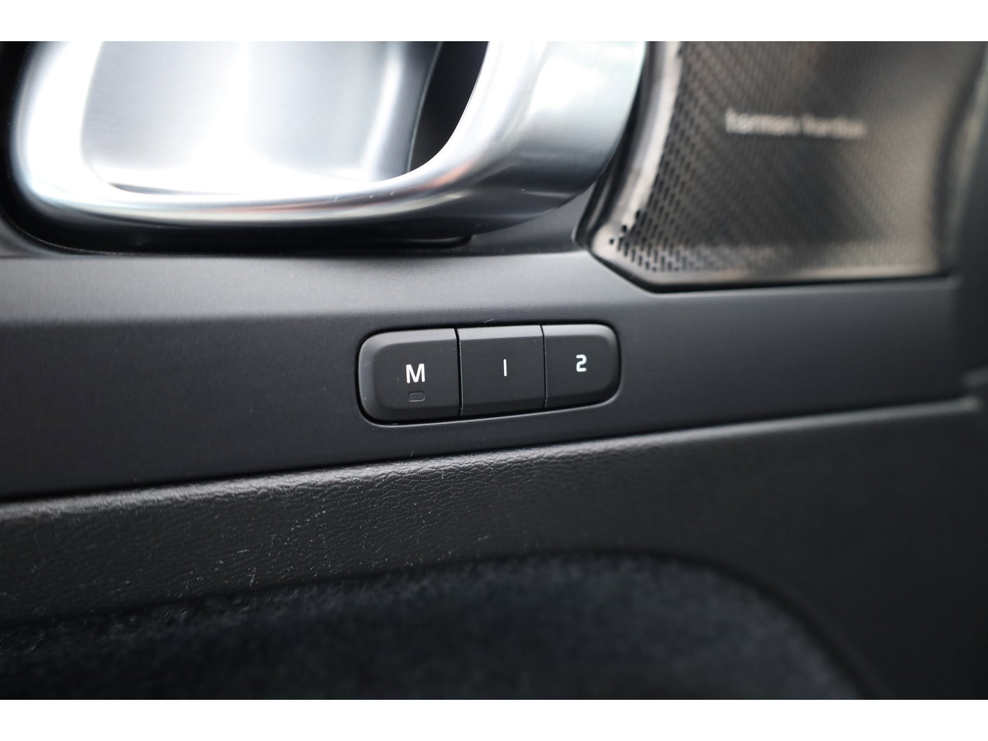 Volvo XC40 1.5 T5 Plug-in hybrid Plus Dark | SOH 91.4% | Pano | Elek. Trekhaak | Harman Kardon | Stoel-Stuurverw. | Camera | Memory