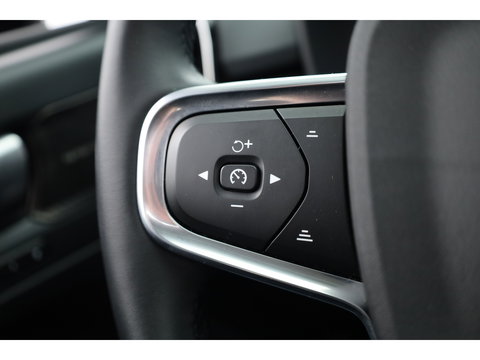 Volvo XC40 1.5 T5 Plug-in hybrid Plus Dark | SOH 91.4% | Pano | Elek. Trekhaak | Harman Kardon | Stoel-Stuurverw. | Camera | Memory