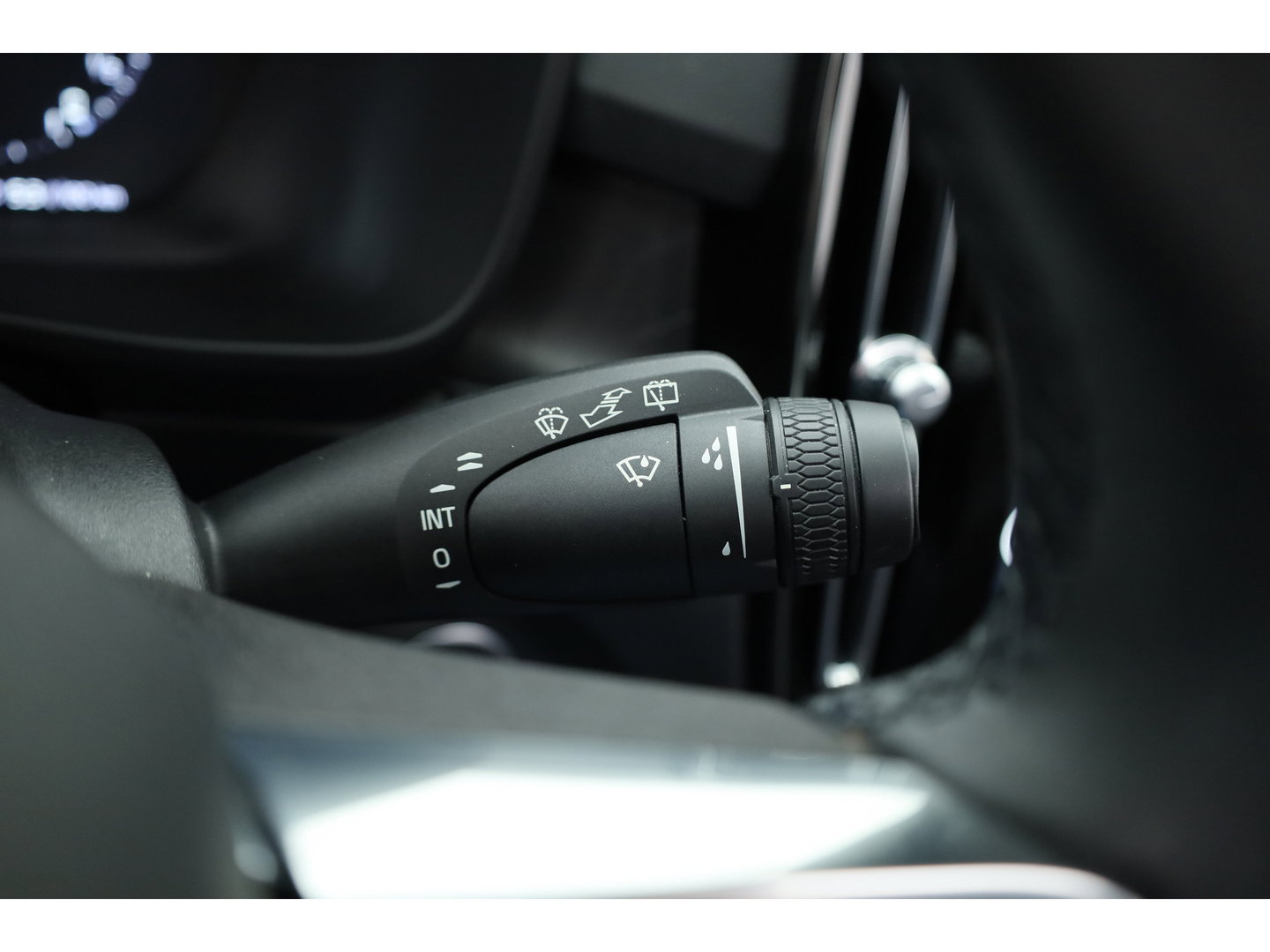 Volvo XC40 1.5 T5 Plug-in hybrid Plus Dark | SOH 91.4% | Pano | Elek. Trekhaak | Harman Kardon | Stoel-Stuurverw. | Camera | Memory