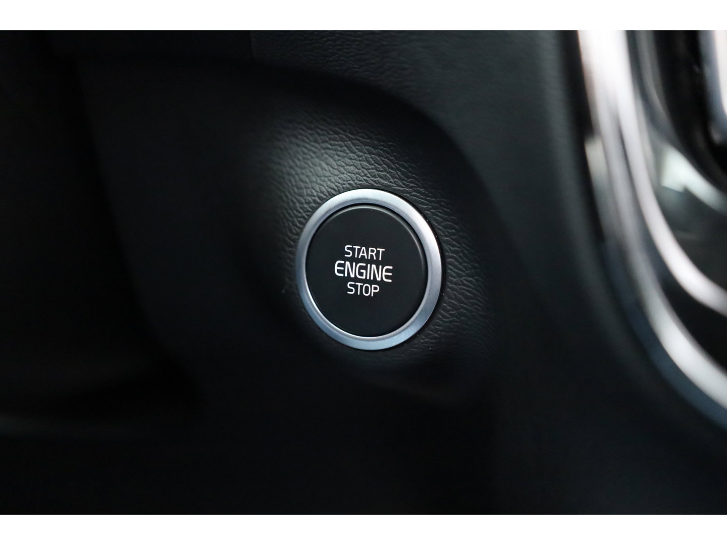 Volvo XC40 1.5 T5 Plug-in hybrid Plus Dark | SOH 91.4% | Pano | Elek. Trekhaak | Harman Kardon | Stoel-Stuurverw. | Camera | Memory