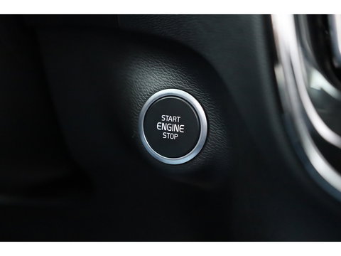 Volvo XC40 1.5 T5 Plug-in hybrid Plus Dark | SOH 91.4% | Pano | Elek. Trekhaak | Harman Kardon | Stoel-Stuurverw. | Camera | Memory