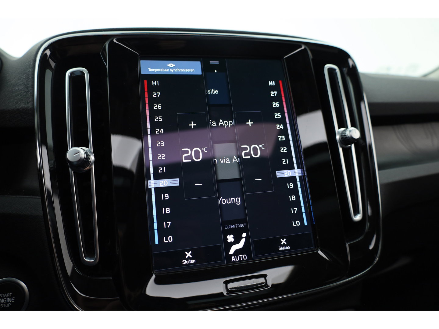 Volvo XC40 1.5 T5 Plug-in hybrid Plus Dark | SOH 91.4% | Pano | Elek. Trekhaak | Harman Kardon | Stoel-Stuurverw. | Camera | Memory