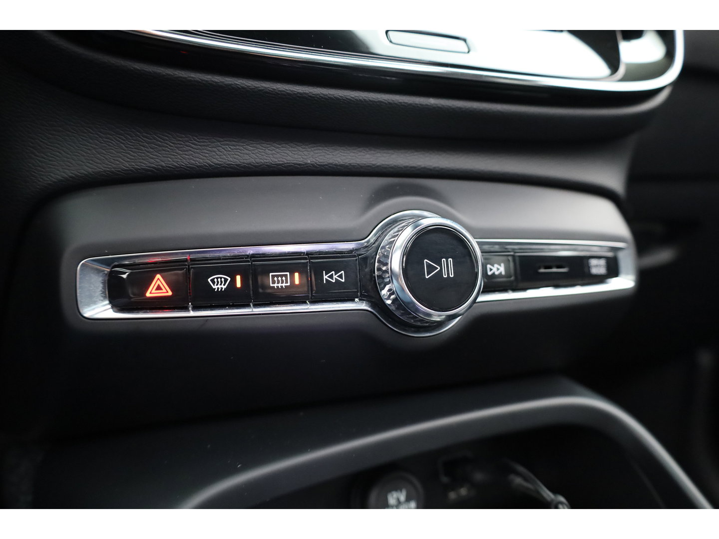 Volvo XC40 1.5 T5 Plug-in hybrid Plus Dark | SOH 91.4% | Pano | Elek. Trekhaak | Harman Kardon | Stoel-Stuurverw. | Camera | Memory